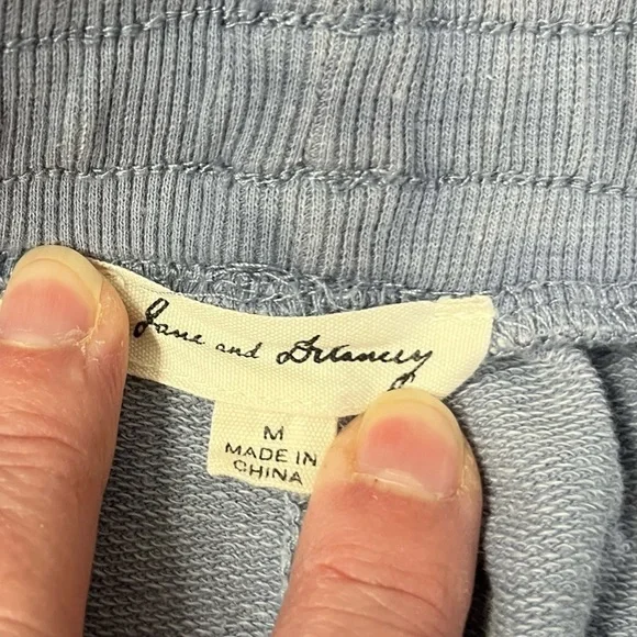 Jane & Delancey drawstring elastic waist dusty blue button flap side pockets, M. - Picture 4 of 6